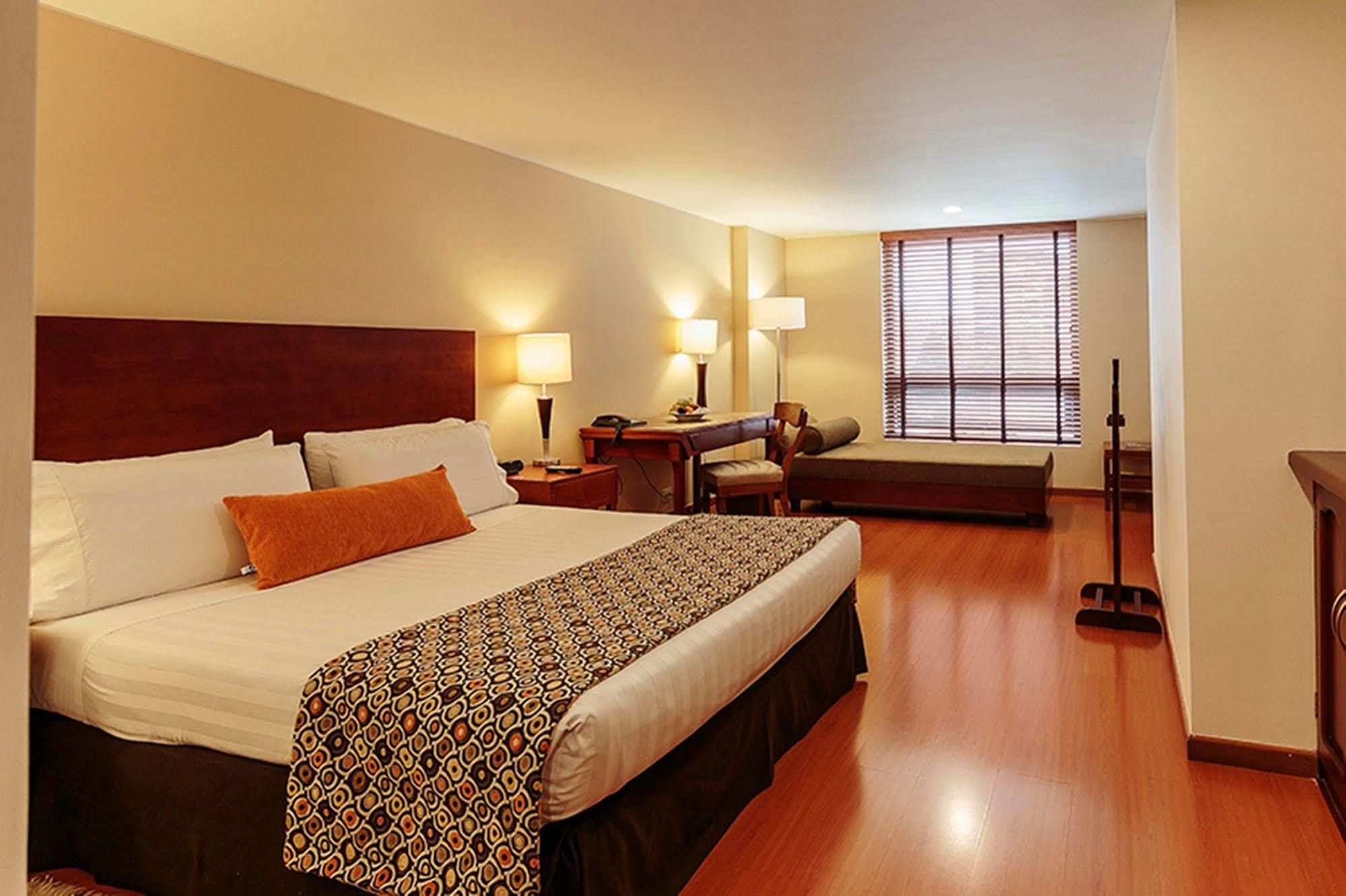 Hotel Estelar Suites Jones Bogota Ngoại thất bức ảnh