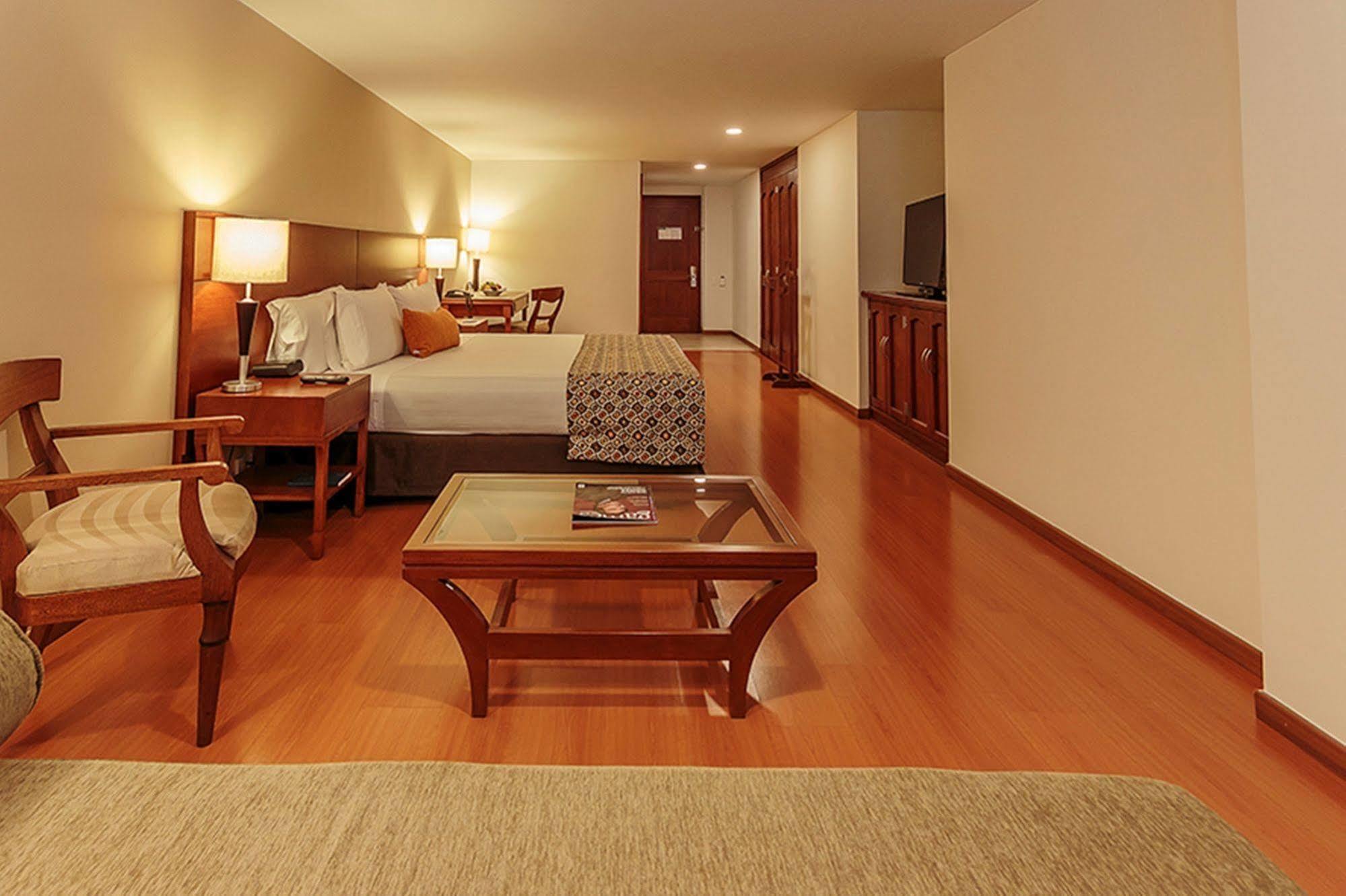 Hotel Estelar Suites Jones Bogota Ngoại thất bức ảnh
