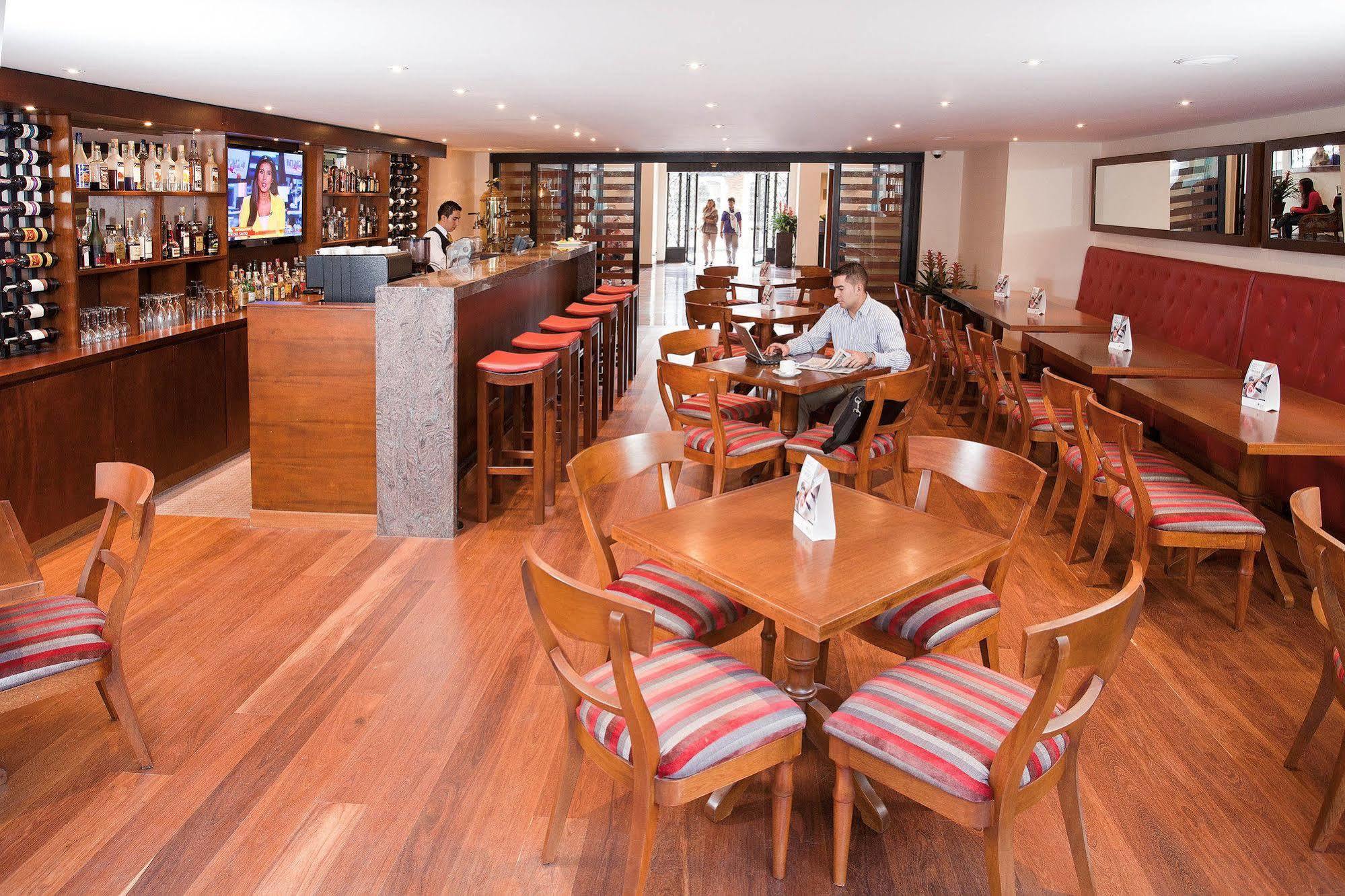 Hotel Estelar Suites Jones Bogota Ngoại thất bức ảnh