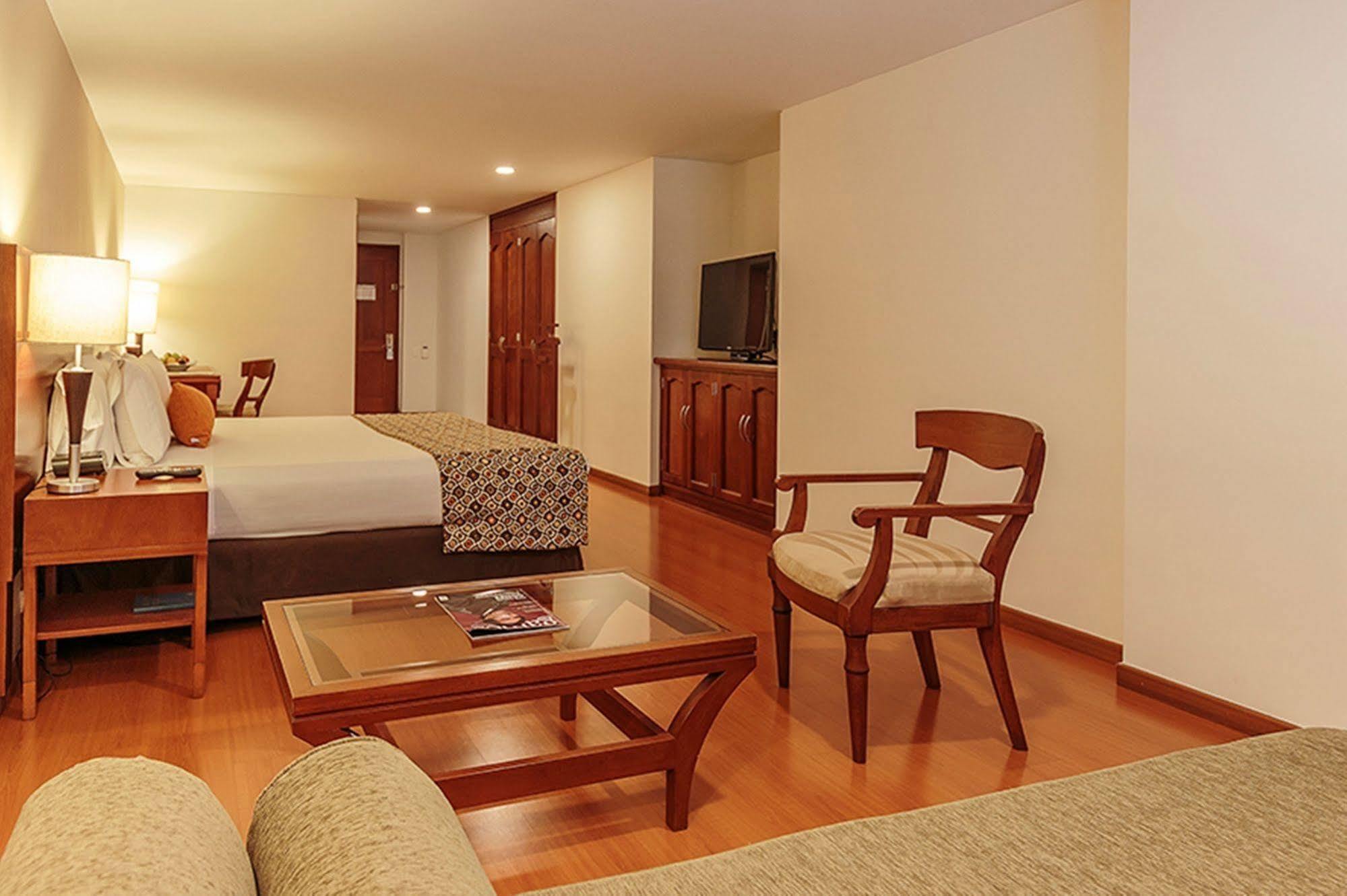Hotel Estelar Suites Jones Bogota Ngoại thất bức ảnh